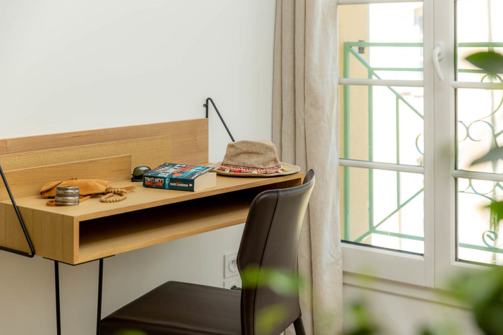 Studio Mezzanine - gros plan bureau